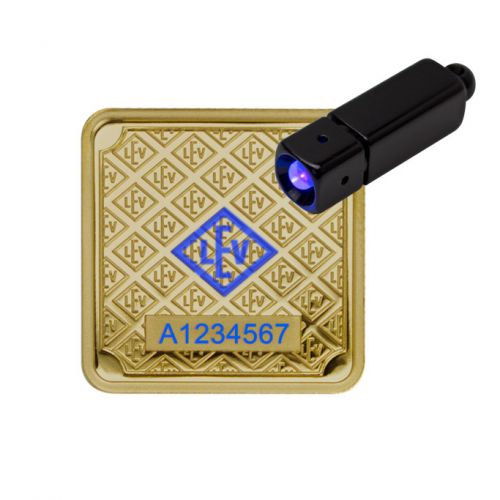Geiger5gramgoudbaarUV-licht101munten.staging.twize.io.jpg 5gr-goud-baar-Geiger-cert - achterkant