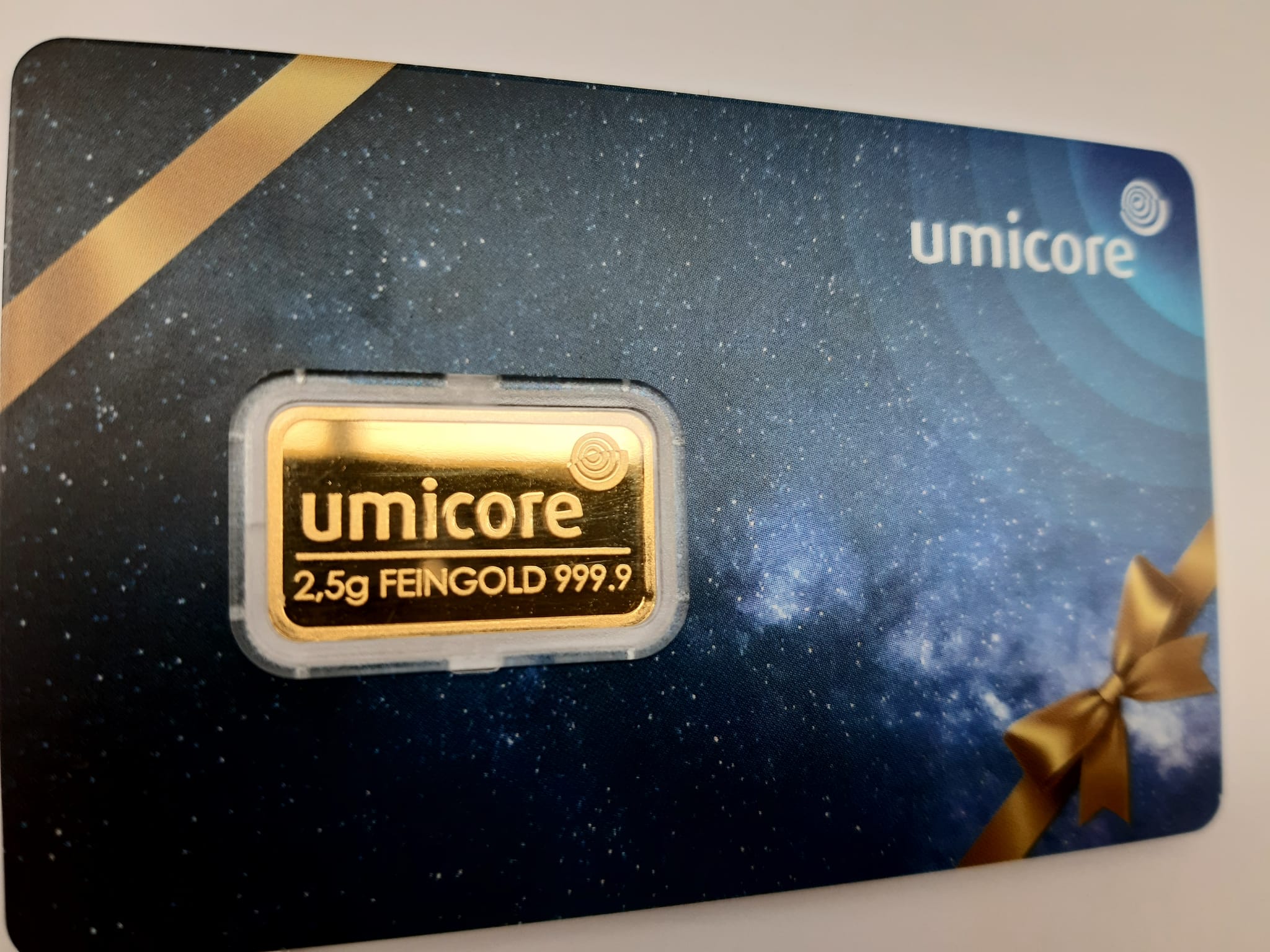 Umicore gift 2.5 gram front1 101munten 2.5 gram goudbaar Umicore giftcard