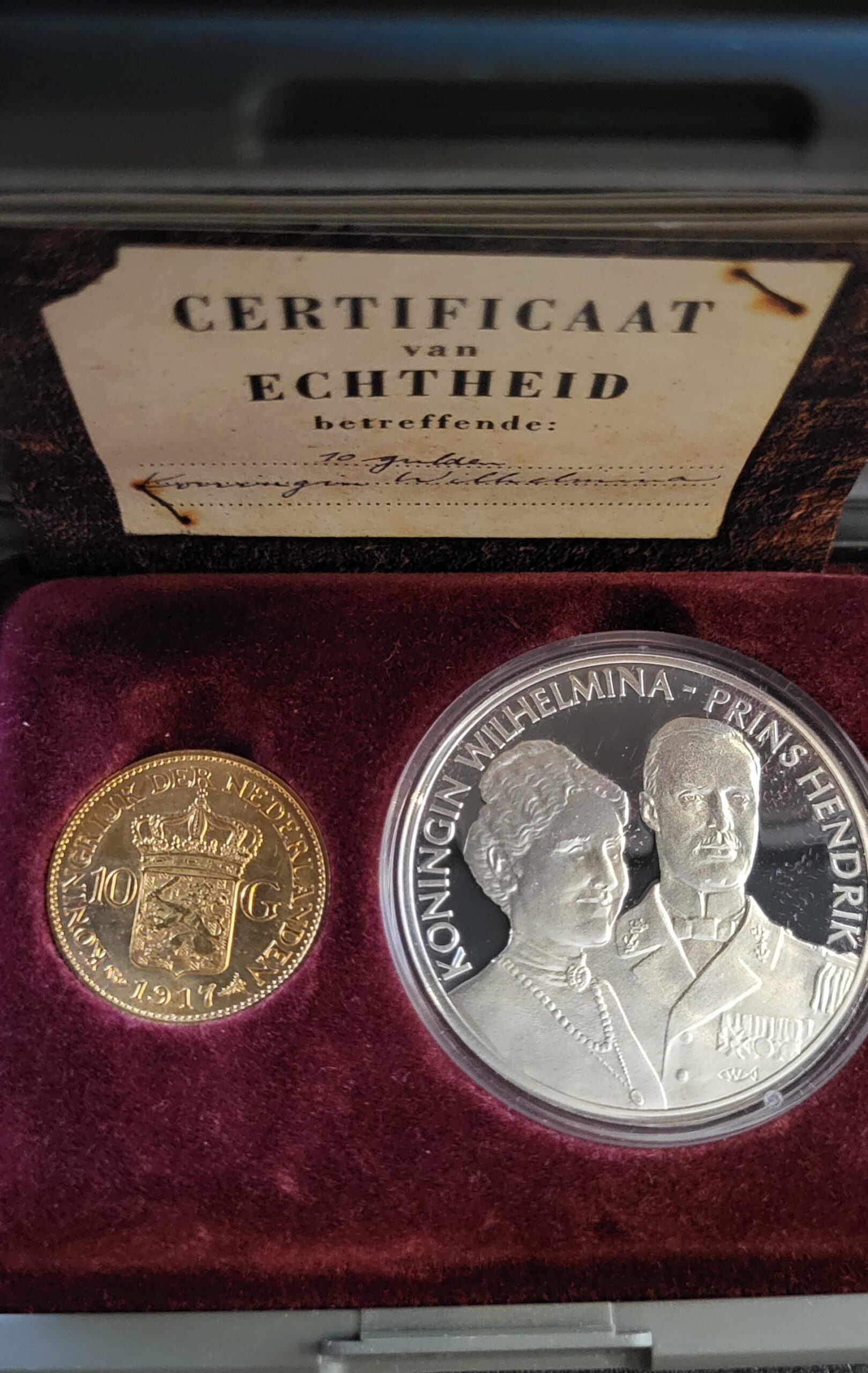 Gouden 10 gulden Wilhelmina 1917 in doosje Gouden 10 gulden Wilhelmina 1917 in doosje