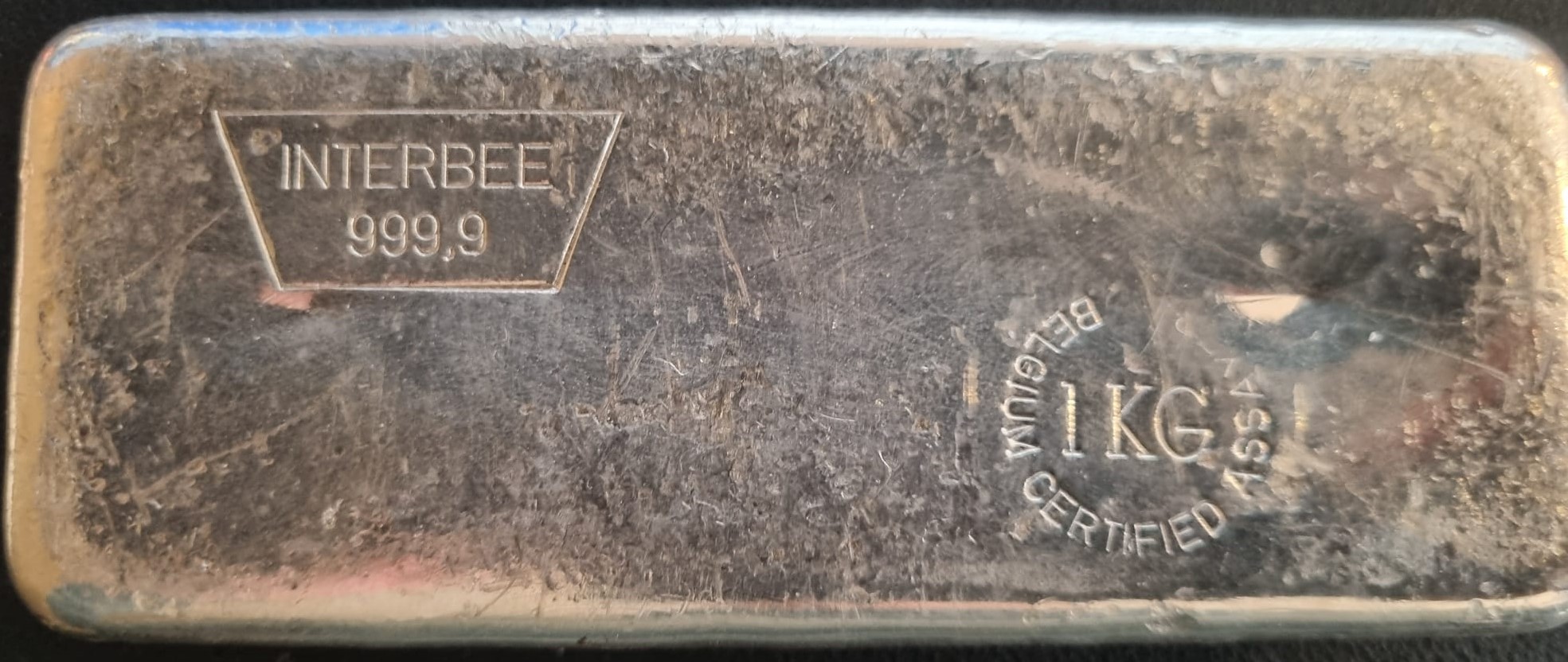 Interbee 1 kg front 101munten interbee