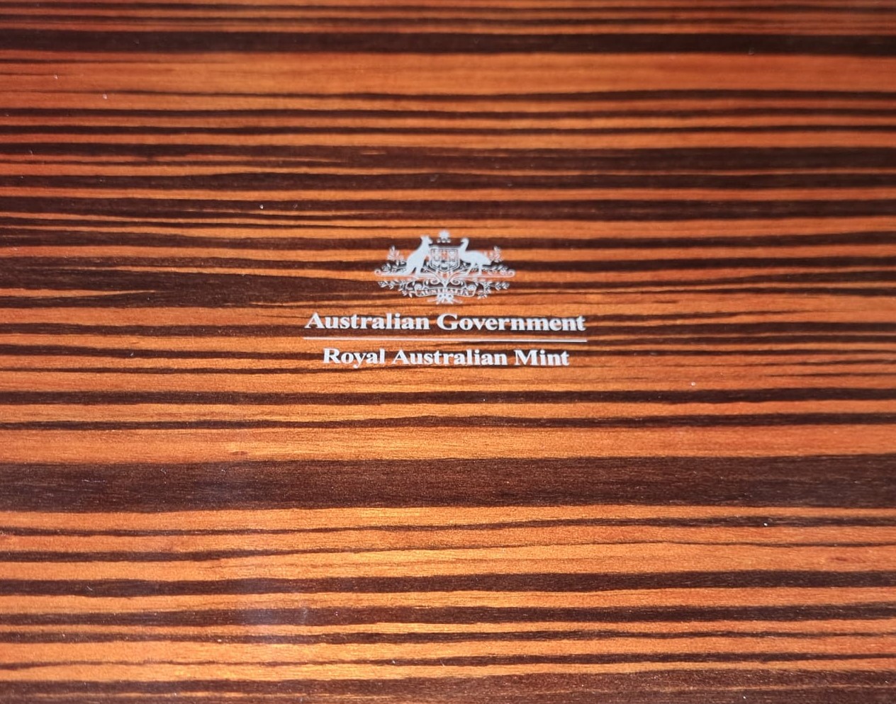 RAM Pig 1kg 2019 proof front inner box 101munten RAM Lunar - Year of the Pig